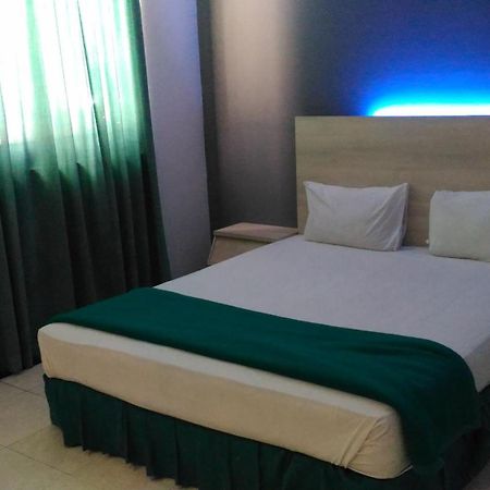 Hotel Kharisma Madiun Eksteriør billede