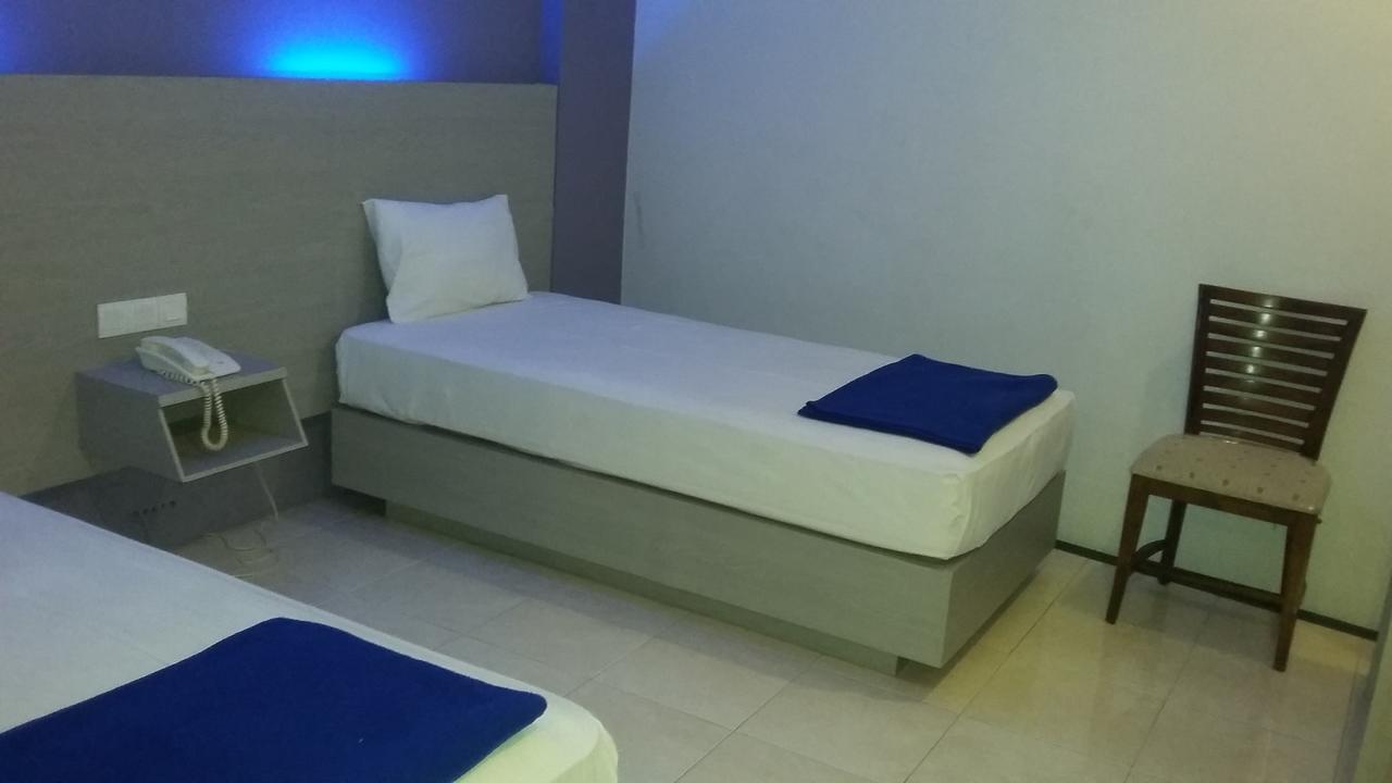 Hotel Kharisma Madiun Eksteriør billede