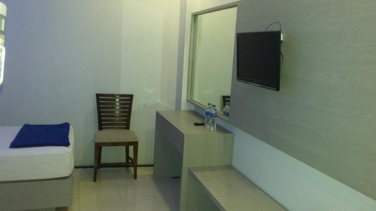 Hotel Kharisma Madiun Eksteriør billede