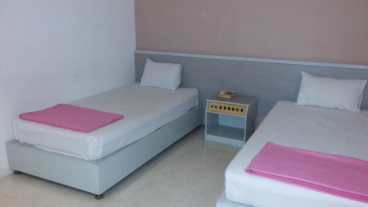 Hotel Kharisma Madiun Eksteriør billede