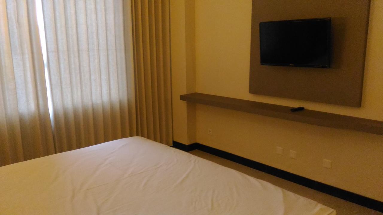 Hotel Kharisma Madiun Eksteriør billede