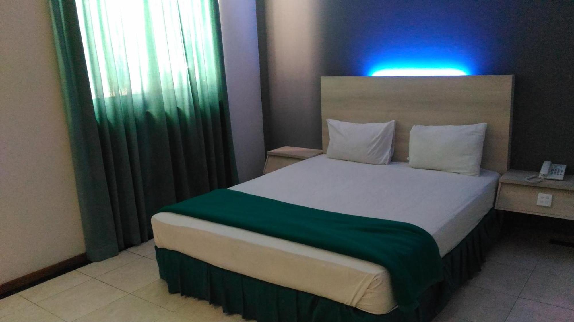 Hotel Kharisma Madiun Eksteriør billede