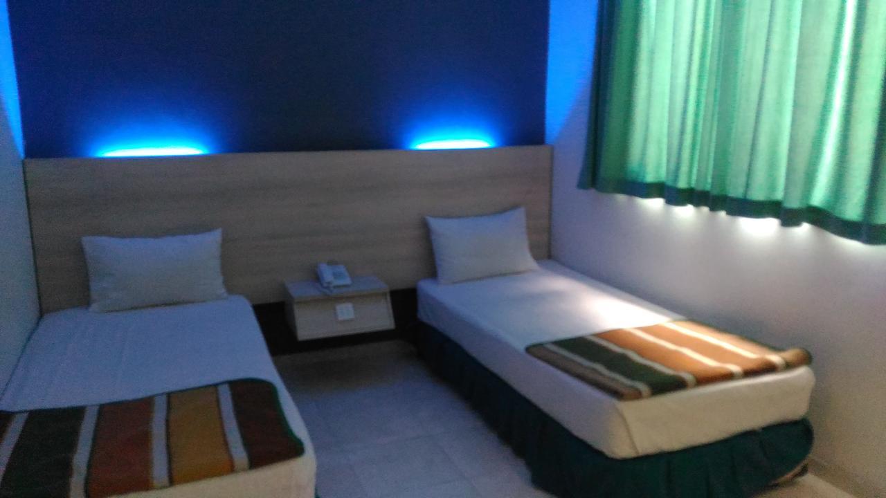 Hotel Kharisma Madiun Eksteriør billede