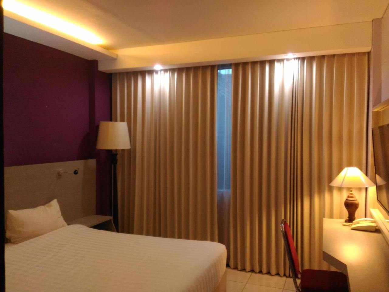 Hotel Kharisma Madiun Eksteriør billede