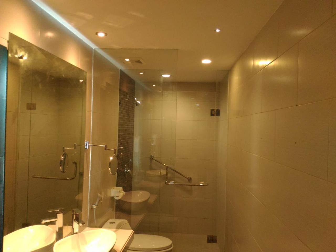 Hotel Kharisma Madiun Eksteriør billede